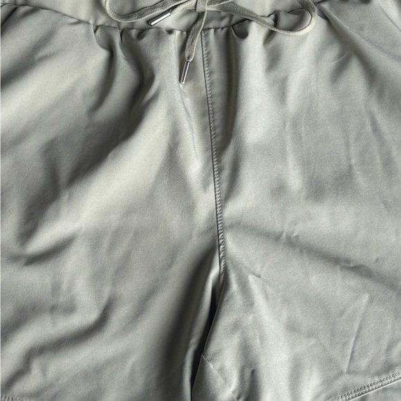 Pre-owned CALLA Women's TrueLight Seamed Mid Rise Shorts, Size L - Picture 6 of 7